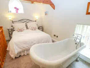 The Dove Cote - Room