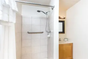 Days Inn by Wyndham Maui Oceanfront - Salle de bain
