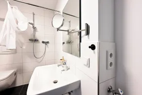 Rosengarten Apartments Fürth, Moderne Serviced Apartments in Citylage, ganze Ferienwohnung 50 m2, nahe Nürnberg, Metro, Sauna, Frühstück & Parkplatz - Salle de bain