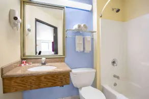 Super 8 by Wyndham Lynchburg VA - Salle de bain