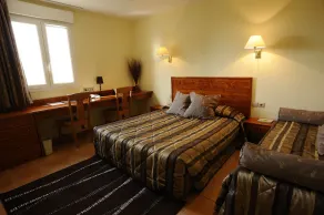 Hôtel et Restaurant Logis Le Mas de Mon Père - Værelse