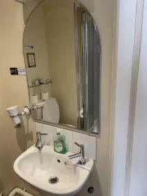 Diamonds Inn Ltd - Bathroom
