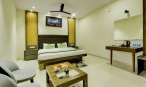 Treebo Winsome Resort with Swimming Pool - Room