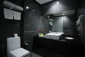 Crystal Palace Hotel - Bathroom