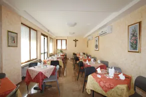 Casa Vacanza - Casa del Padre Nascimbeni - Restaurang