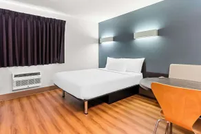 Econo Lodge - Chambre