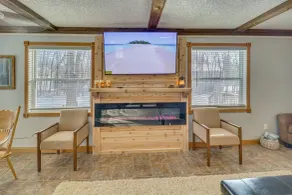 The Farm by the Chain of Lakes: Walk to the Beach! - Intérieur