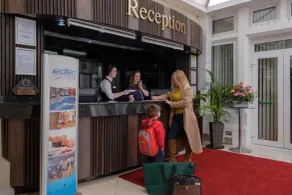 The Diplomat Hotel Restaurant & Spa - Recepción