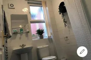 CityNights Studios with Free Parking - Bathroom
