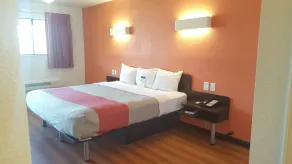 Motel 6-Columbus, OH - OSU - Room