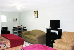 Sunshine Inn & Suites Venice, Florida - Chambre