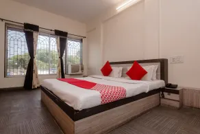OYO 26206 Hotel Paras - Camera