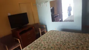 Guest Host Motel - Zimmer