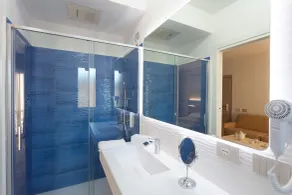 Glorian Hotel - Bathroom