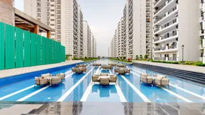 Priya Gurugram - Piscina