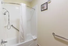 Comfort Inn near Frost Bank Center - Salle de bain