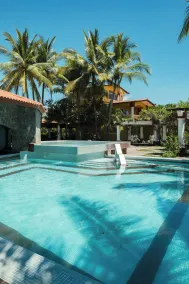 Las Olas Beach Resort - Pool