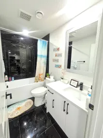 Modern 2BR Private Basement Suite Edmonton - Bathroom
