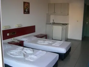 Apartment for 3 Persons, With Swimming Pool, Near the Beach - Rom