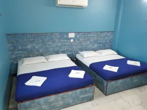 SM MANSION near Harbour & High court - Room
