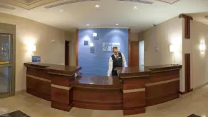 Holiday Inn Express Hotel & Suites Ottawa Airport by IHG - Réception