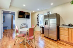6 Mi to Dtwn New Haven: Duplex w/ Shared Yard - Intérieur