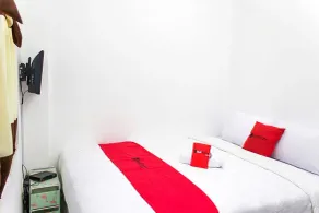 RedDoorz @ Galuh Mas - Chambre