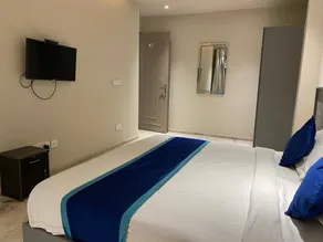 Treebo Raahgir Suites - Quarto