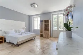DOMAINE DE LA NERTHE- HOTEL PROVENCE MEDITERRANEE - Zimmer