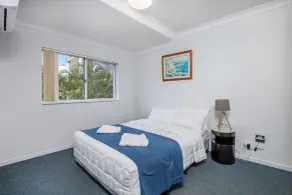 Blue Water Bay Luxury Villas - Southport - Chambre