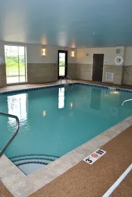 Holiday Inn Express Salem by IHG - Pool
