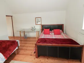 Dunnimere Farm stay with Hot Tub - up to 20 - Habitación