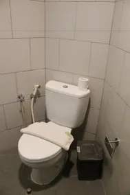 POP! Hotel Sangaji Yogyakarta - Bathroom
