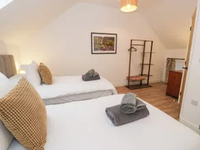 Merddwr - Room