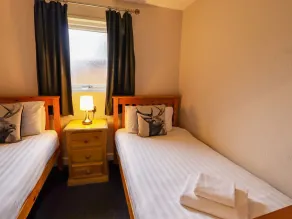 The Roe - Room