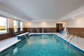 Fairfield by Marriott Inn & Suites Hillsboro - Basseng