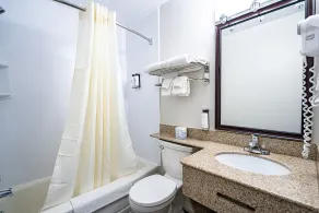 Huntsville Inn - Bathroom
