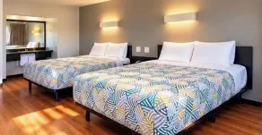 Motel 6-Claremont, CA - Zimmer
