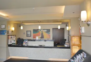 Days Inn & Suites by Wyndham Milwaukee - Réception