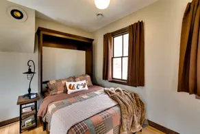 Pet-friendly Blue Mounds Vacation Rental w/ Yard! - Rum