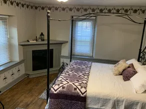 The Avenue Guesthouse and Gallery - Room
