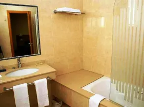 Hotel Arteixo - Bathroom