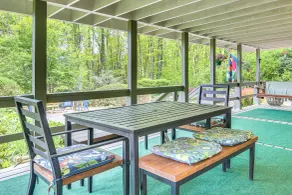 Family Friendly! Mtn Getaway in Maggie Valley - Innvendig