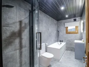 Bee Hive - Bathroom