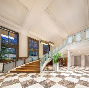 Batman's Hill on Collins - Reception