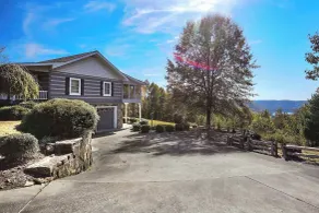 Family Home w/ Porch & Center Hill Lake Views! - Interior
