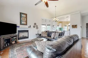 3BR Updated Mtn-view Home w/ Hot Tub & Fireplace - Innvendig