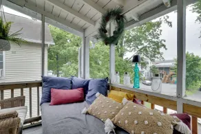 Walk to Main St Stroudsburg! Historic Dtwn Home - Interiör
