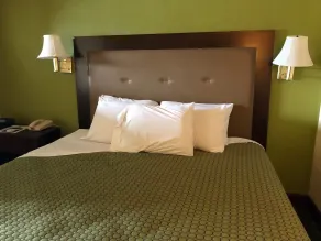 Econo Lodge Inn & Suites Warsaw - Habitación