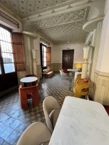 Hotel La Marsellesa - Coin salon dans le hall